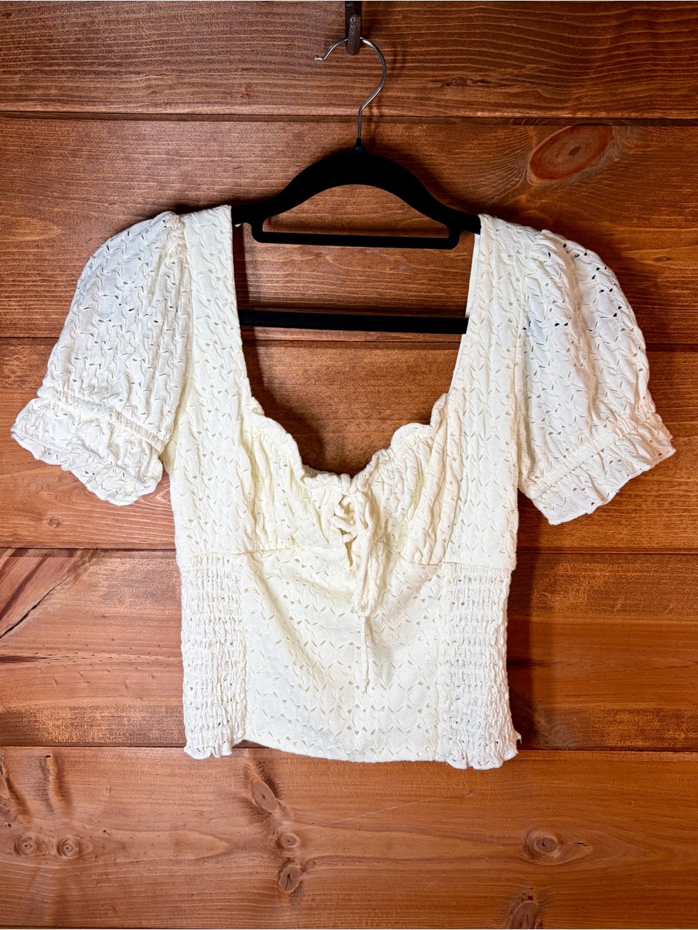 NWOT Cream Lace Puff-Sleeve Boho Tie-Front Women's Crop Top Size Small 💕🌸